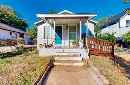 Holly House | East Villa Real