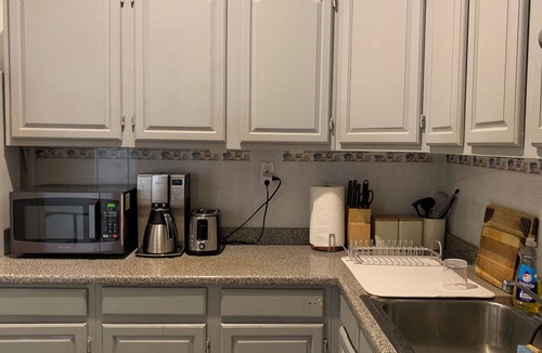 Ukrainian Village Apartment | [East Village, Manhattan] Beautiful & Massive 4 bdr with Bonus Perks!