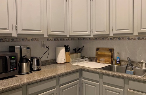 Ukrainian Village Apartment | [East Village, Manhattan] Beautiful & Massive 4 bdr with Bonus Perks!