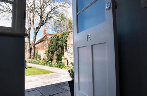 Chichester Hotel | East Walls Hotel