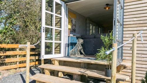 Llanerchymedd House | Easter Cabin