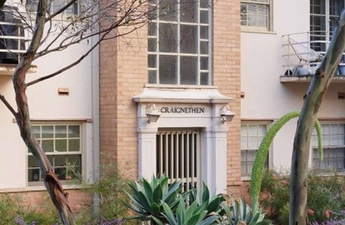 Hawthorn Apartment | EASTER SPECIAL