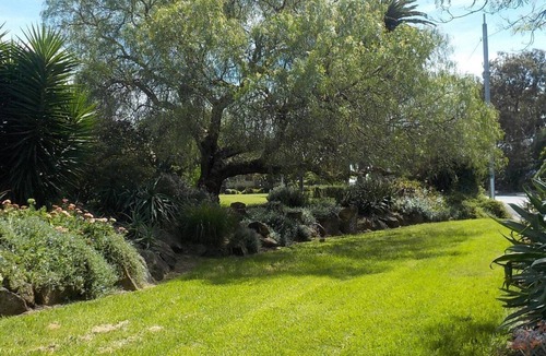 Hawthorn Apartment | EASTER SPECIAL