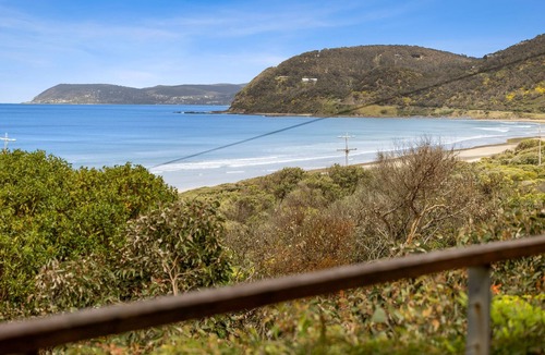 Eastern View House | Eastern Magic I Beach access at your door!