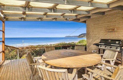 Eastern View House | Eastern Magic I Beach access at your door!