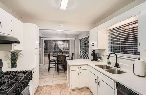 Roswell House | Eastern Roswell Haven