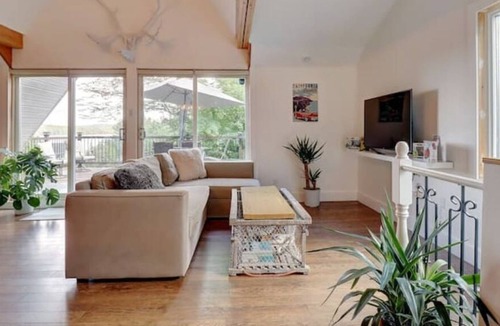 Magog Cottage | Eastern Township's Getaway! Beach + Ski Haven