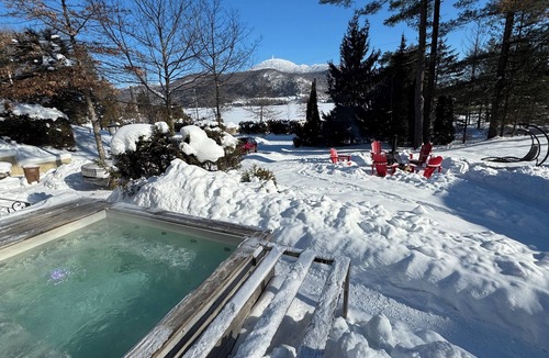 Eastman Villa | Eastern Townships waterfront with in-ground salt spa, sauna, kayaks, paddle boards and wifi