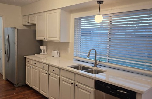 Richardson House | Eastfield Home - Charming 4-bedroom house in Richardson