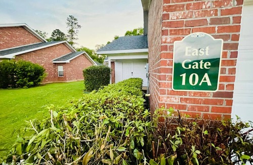 Hammond Apartment | Eastgate 10A beautiful townhouse