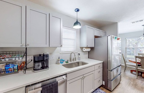College Hills Estates House | Eastgate Gem, Walk to A&M!