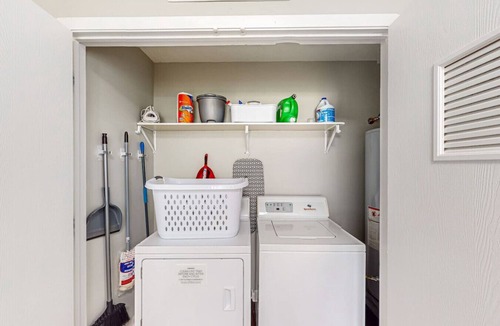 College Hills Estates House | Eastgate Gem, Walk to A&M!