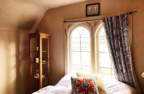 Eastlake House | Eastlake Escape - Cascade