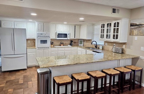 Evening Shade House | Eastlake Hills Retreat w/Fire Pit - Sleeps 8 - 5 Mins to Lake Tenkiller