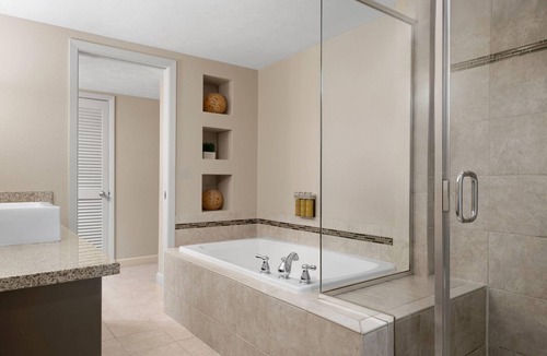 Bloomington Hotel | Eastland Suites Hotel & Conference Ctr, Trademark by Wyndham