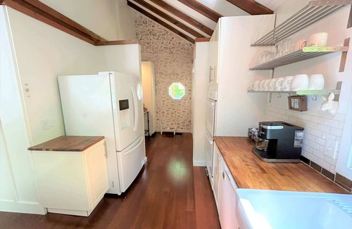 Grantham House | Eastman Home with Hot Tub & 3BR, 6 Beds