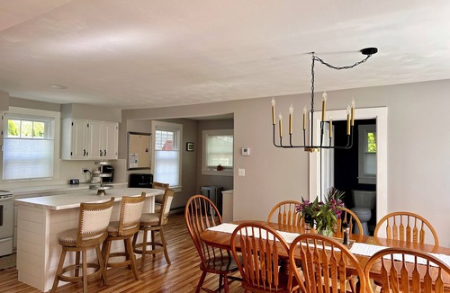 Newport East House | Easton View Retreat