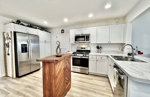 Sumter County House | Eastport Footprint - The Villages 2/2 + Workout Room and Golf Cart in The Village of Moultrie Creek
