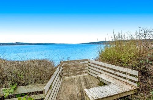 Greenbank House | Eastside Beachside Greenbank Getaway