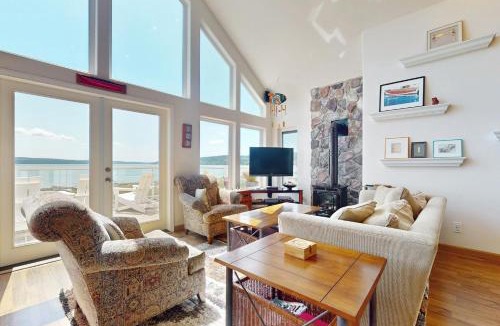 Greenbank House | Eastside Beachside