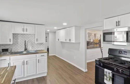 East Rochester House | Eastside Cozy Getaway in East Rochester