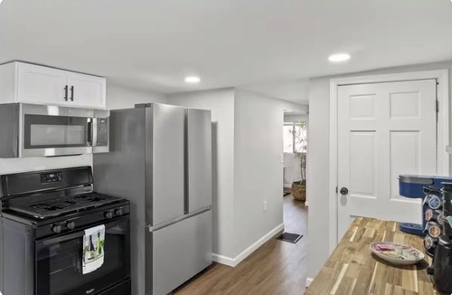 East Rochester House | Eastside Cozy Getaway in East Rochester