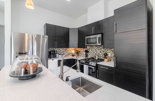 Pleasant Valley House | Eastside Delight l Poolside Paradise l Golf