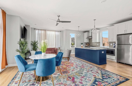 Maxwell Condo | Eastside Large 3 bedroom Condo with Rooftop + Garage!