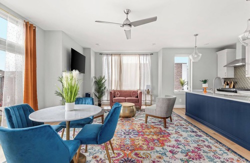 Maxwell Condo | Eastside Large 3 bedroom Condo with Rooftop + Garage!
