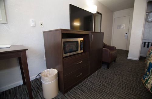 Buckman Neighborhood Hotel | Eastside Lodge