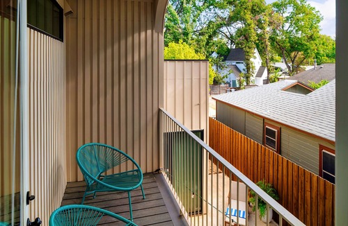 Holly House | Eastside Lux Group W Pool near Downtown