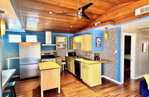 Chestnut House | Eastside Oasis - Near Train & Downtown - Fenced Yard