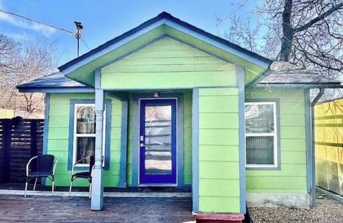 Chestnut House | Eastside Oasis - Near Train & Downtown - Fenced Yard