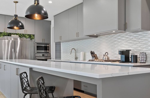 Old East Dallas Villa | EastVillage Signature Villas by Dunyha