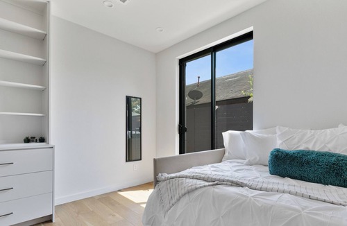 Old East Dallas Villa | EastVillage Signature Villas by Dunyha