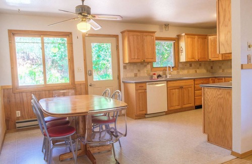 Green Mountain Falls House | Easy Access to Trails and Town
