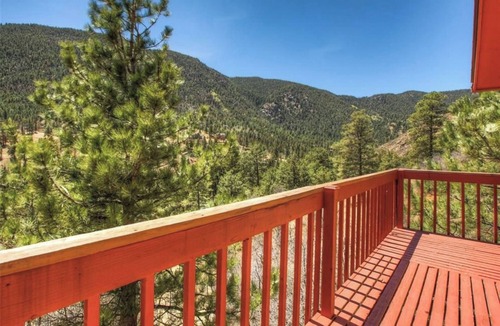 Green Mountain Falls House | Easy Access to Trails and Town