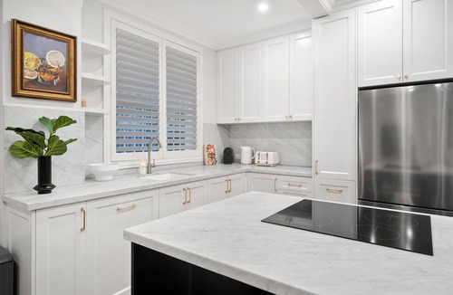 Rose Bay Apartment | Easy Access 2BR Flat with Parking in Rose Bay