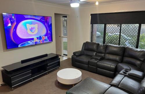 Redbank Plains House | Easy Access accomodation
