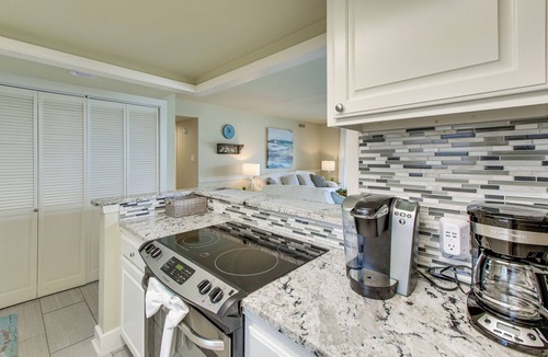 Lake Hamilton Condo | Easy-Access Lake Hamilton Condo w/Fireworks View