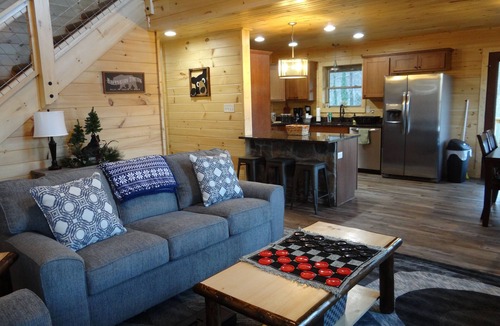 Wears Valley Cabin | Easy Access/Theater-Game Rm/Fire Pit/HotTub/WiFi/Large Yard/View/Pool Access
