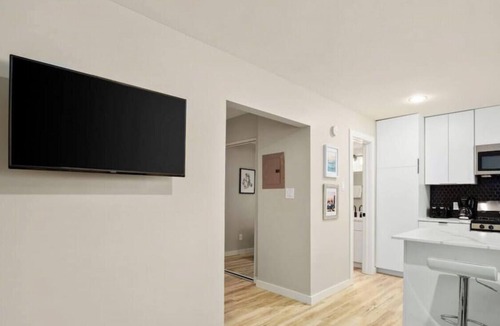 North University Apartment | Easy Access to UT Campus! Shared Pool + Parking