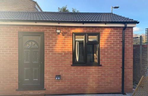 Slough Apartment | Easy Airport Access - Heathrow Stay