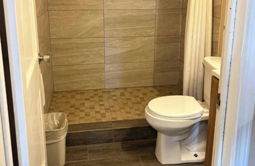 Flour Bluff Hotel | Easy Beach Access Motel Near SPID Highway | 12 Min Drive to Whitecap Beach