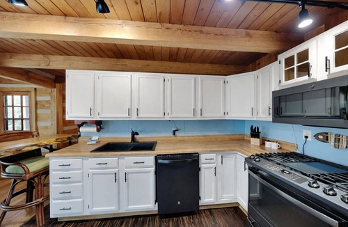 Dandridge Cabin | Easy Breezie by Jackson Mountain Rentals