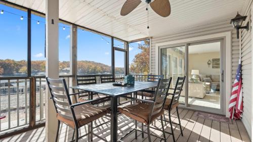 Sunrise Beach House | Easy Breezy - Lakefront for 6