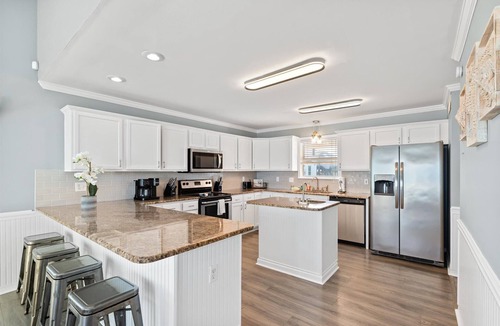 Dauphin Island House | Easy Breezy: Pet-Friendly Beachfront Home with Pool