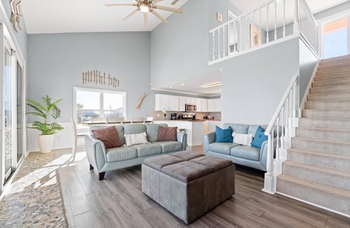 Dauphin Island House | Easy Breezy: Pet-Friendly Beachfront Home with Pool