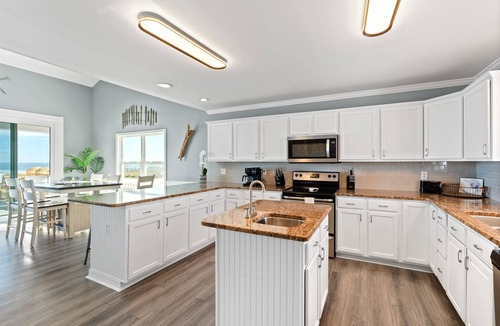 Dauphin Island House | Easy Breezy: Pet-Friendly Beachfront Home with Pool
