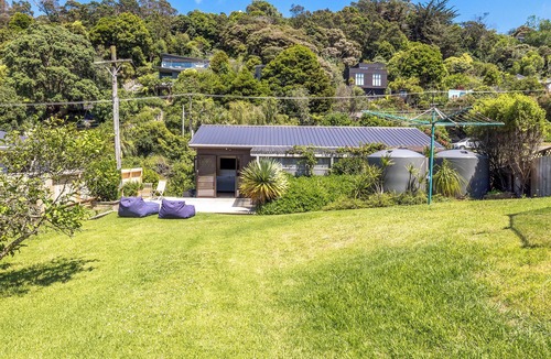 Surfdale House | Easy Breezy Surfdale Beach